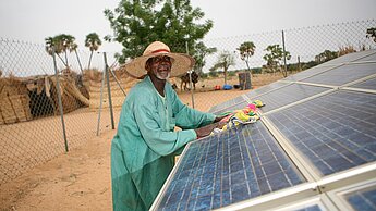 Solarstrom bietet große Chancen für wirtschaftliche Entwicklung.