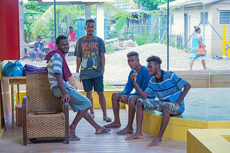 Vier junge Männer aus Honiara