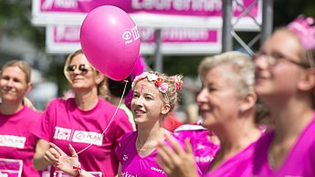 Die Partnerschaft zwischen der globalen Because I am a Girl-Bewegung und dem BARMER Women's Run geht 2017 in die fünfte Runde. © Norbert Wilhelmi