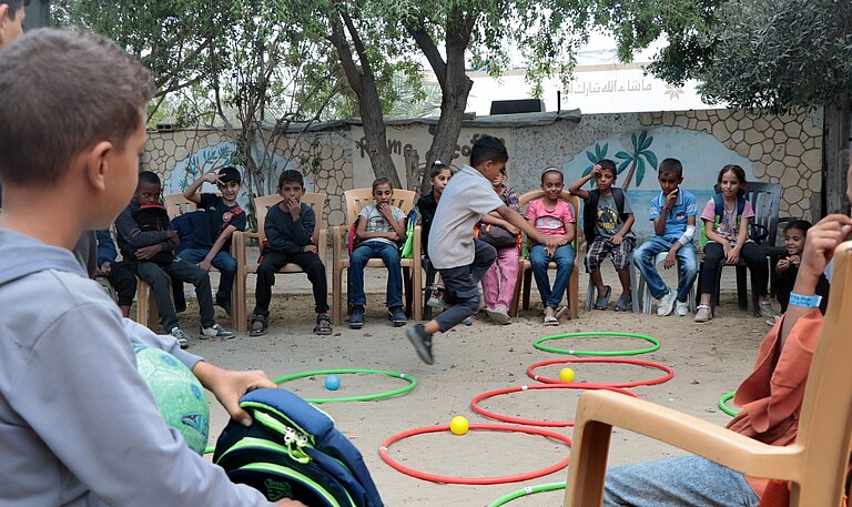 Kinder spielen in Gaza