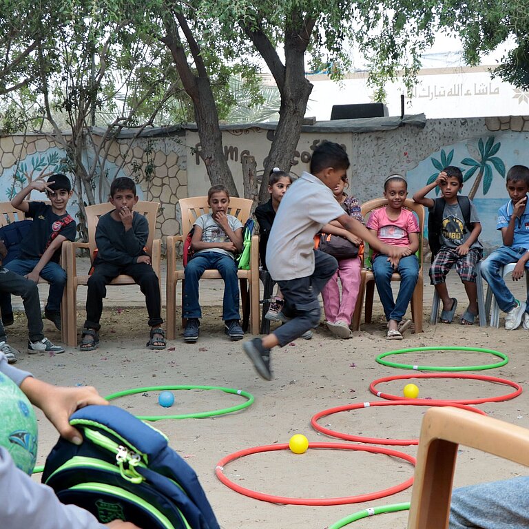 Kinder spielen in Gaza