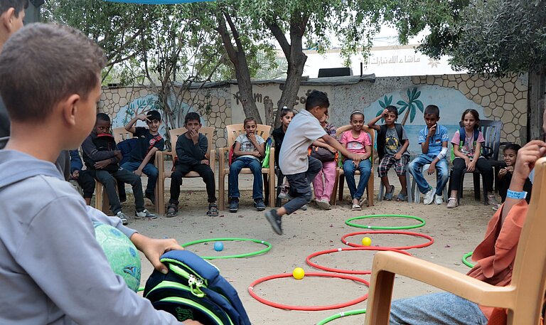 Kinder spielen in Gaza