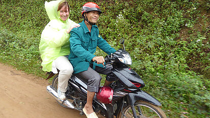 Xe Om nennt sich das vietnamesische Motorradtaxi, mit dem Irene Krell unterwegs ist.
