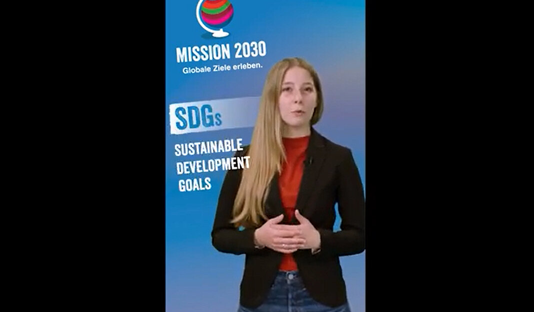 Greta begrüßt das Publikum in der Ausstellung "Mission 2030"