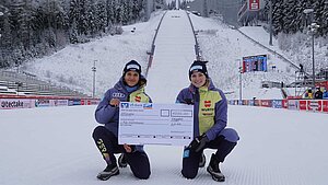 Auch ein Partner ein Partner der Skisprung-Nationalmannschaft unterstützte die Vier-Chancen-Tournee und übernahm eine Sprung-Patenschaft. Auch ein Partner ein Partner der Skisprung-Nationalmannschaft unterstützte die Vier-Chancen-Tournee und übernahm eine Sprung-Patenschaft.