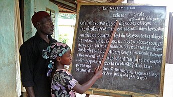 Die 13-Jährige Zara konnte wegen bewaffneten Konfliktes zwei Jahre lang nicht zur Schule gehen. Foto: Plan International