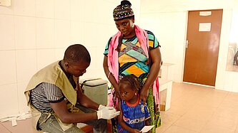 Mit Nohilfe-Maßnahmen unterstützt Plan den Kampf gegen Meningitis. © Plan