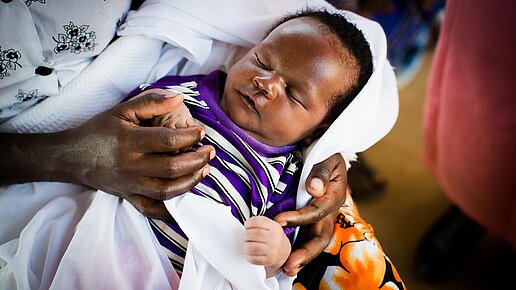 Mithilfe von Maama-Kits sorgen wir für einen gesunden Start ins Leben