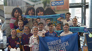 Beim VELUX EHF FINAL4 informierte Plan International über Projekte zur Gleichberechtigung