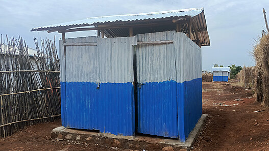Ein Toilettenblock in Ura, Äthiopien