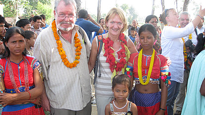 Ehepaar Warner auf Projektreise in Nepal. © Stiftung Hilfe mit Plan