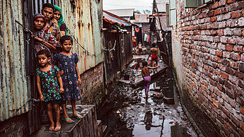 Bangladesch ist eines der ärmsten und bevölkerungsreichsten Länder der Welt. ©Plan International/Simon Sticker