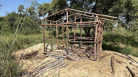 Eine Unterkunft im Aufbau in Ura, Äthiopien.