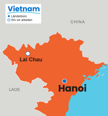 Grafische Karte von Vietnam mit den Nachbarländern China und Laos. Die Karte zeigt zwei markierte Orte: „Hanoi“ (Länderbüro, mit blauem Punkt) im Osten und „Lai Chau“ (Wo wir arbeiten, mit blauem Kreis) im Nordwesten von Vietnam. Oben links ist eine Legende mit den Symbolen und der Beschriftung "Vietnam" und „Länderbüro“ sowie „Wo wir arbeiten“.
