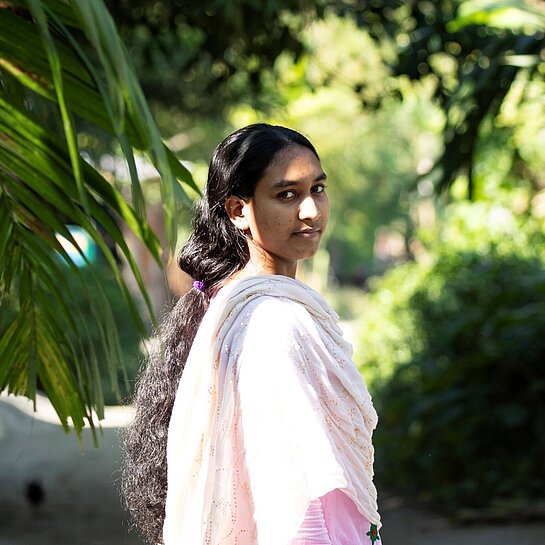 Ria in Bangladesch in ihrer Gemeinde