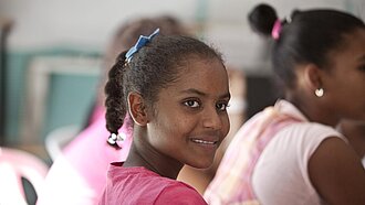 In Zukunft können Mädchen ihr Recht auf Bildung wahrnehmen. © Plan