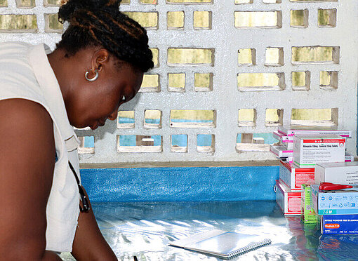 Gesundheitsmitarbeiterin des Tuberkuloseteams