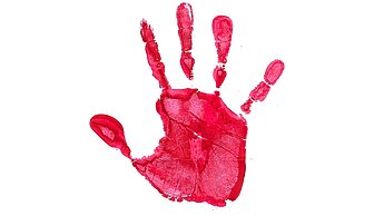 Die Rote Hand ist das Protestsymbol gegen den Einsatz von Kindern als Soldaten.