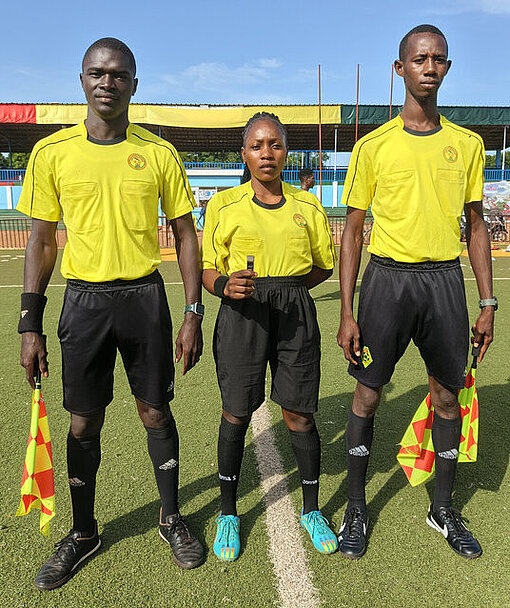 Yawa auf dem Spielfeld