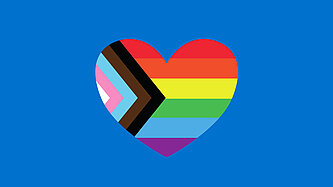 Die Queer-Flagge ist herzförmig auf einem blauen Hintergrund abgebildet