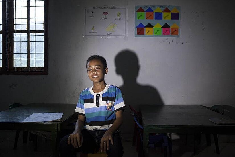 Ernanda, 13, lost his mother in the 2004 tsunami Ernanda, 13, lost his mother in the 2004 tsunami