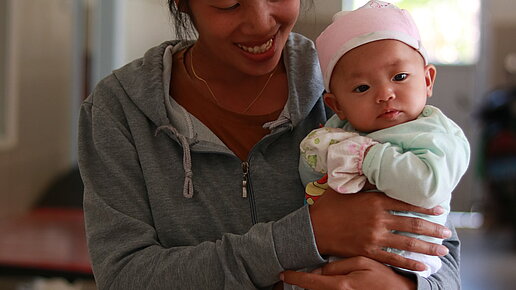 Bau von Mutter-Kind-Stationen in Laos