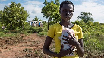 Mädchen in Südsudan sind massiv von Hunger, Traumatisierung und Gewalt betroffen. Foto: Plan International