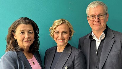 Vorstandsvorsitzende Petra Berner und Vorstandsmitglied Frank Thomsen zu Besuch bei Caren Miosga in Berlin