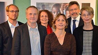 Die Teilnehmer der Podiumsrunde zum Thema „Ebola – Eine globale Herausforderung“, die am Donnerstag im Haus der Philanthropie stattfand.