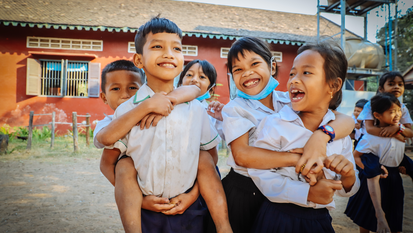 Wir setzen uns dafür ein, dass Kinder ihr Recht auf Bildung wahrnehmen und eine Schule besuchen können, um sich frei zu entfalten, wie hier in Kambodscha. ©Plan International
