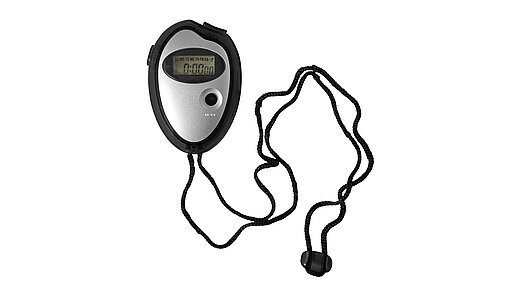 Silberfarbende Stoppuhr mit schwarzem Umhängeband.