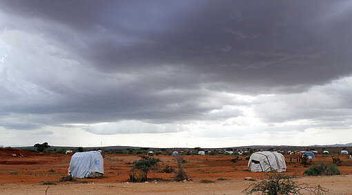 Dunkle Wolken über der Region Oromia in Äthiopien