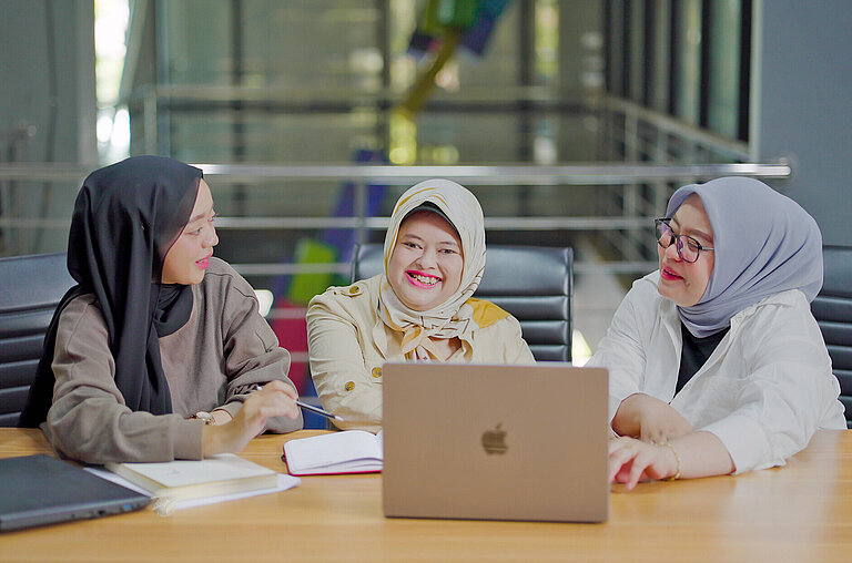 Drei IT-Fachfrauen