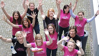 Diese Läuferinnen von Plan Deutschland gehen als Because I am a Girl-Team an den Start. © Plan