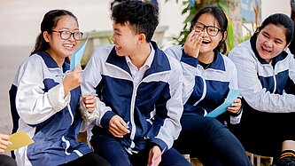 In Projektschulen werden Sportclubs gegründet, in denen 30 bis 40 Kinder regelmäßig trainieren und ihr Selbstbewusstsein stärken.