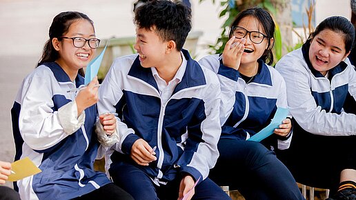 In Projektschulen werden Sportclubs gegründet, in denen 30 bis 40 Kinder regelmäßig trainieren und ihr Selbstbewusstsein stärken.