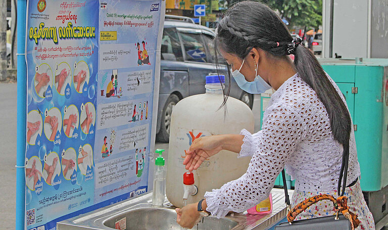 Händewaschen in Yangon für mehr Hygiene