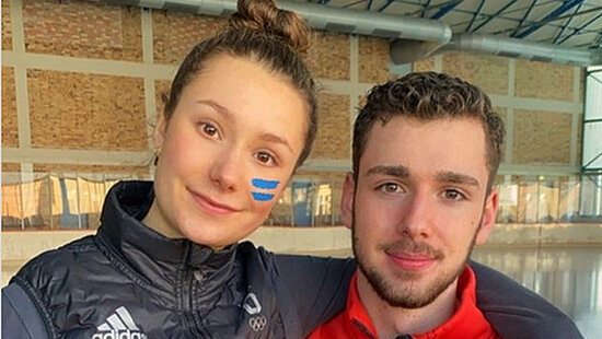 Eiskunstlaufpaar setzt Zeichen zum Weltfrauentag