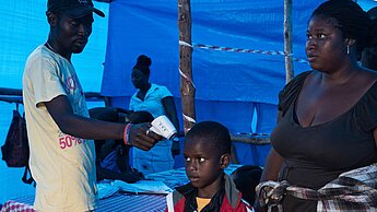 Seit dem Ausbruch von Ebola vor einem halben Jahr sind bereits 9.191 Menschen gestorben.