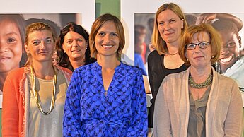 Für Plan engagieren sich ehrenamtlich Dr. Dorothee Ritz, Karin Risser, Barbara Daliri Freyduni, Dr. Juliane Hilf und Dr. Ulrike Schweibert (v. l. n. r.).