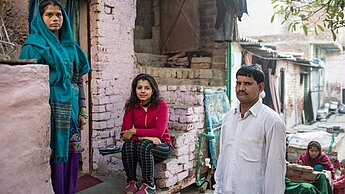 Die Saksham-Absolventin Komal ist die erste Tochter ihrer Eltern, die das Haus zum Arbeiten verlässt. © Plan International / Vivek Singh