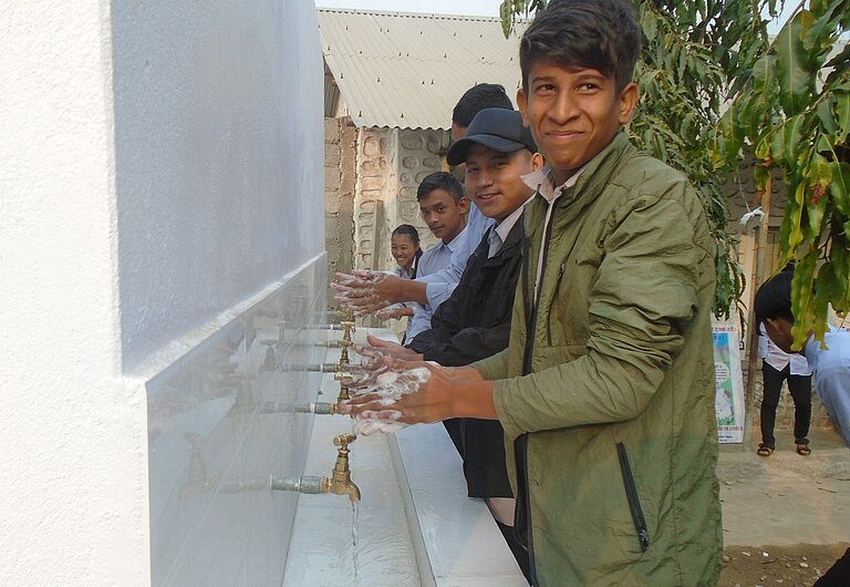 Neue Wasch- und Hygieneeinrichtungen in Nepal.