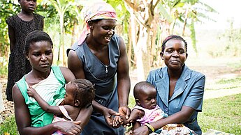 In Uganda werden freiwillige Gesundheitshelfer in den Gemeinden dazu ausgebildet, ambulante HIV-Tests durchzuführen die Krankheit bei Bedarf auch zu behandeln. © Anne Ackermann/Plan International