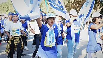 In Myanmar protestieren tausende junge Frauen für mehr Gleichberechtigung und Schutz vor Mädchenhandel ©Plan International / Nyar Na