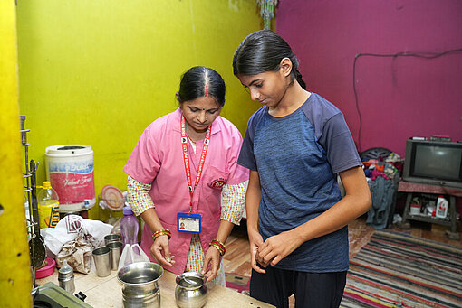 Prerna bei Hausbesuch