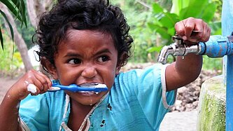 Indonesien_Zähneputzen_Weltgesundheitstag