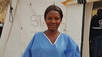 Salee hat sich dem Kampf gegen Ebola verschrieben. Dafür nimmt sie sogar die Trennung zu ihrer Familie auf sich. © Plan 