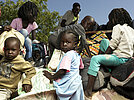 Wir helfen Kindern und Ihren Familien in Notsituationen. © Plan International / Peter Caton