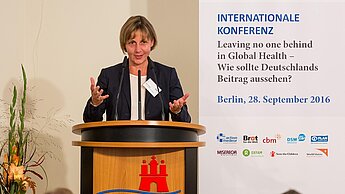 Seit Dezember 2015 ist Maike Röttger, Vorsitzende der Geschäftsfürhung von Plan International Deutschland e.V., Mitglied im Vorstand von VENRO. © Plan / Frederic Schweizer