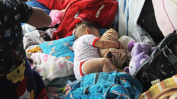 Alle Kinder haben ein Recht auf Schutz, unabhängig von Herkunftsland und Wirtschaftsstatus. Dieses Bild zeigt ein venezolanisches Kind in einem Flüchtlingscamp in Peru. © Plan International Alle Kinder haben ein Recht auf Schutz, unabhängig von Herkunftsland und Wirtschaftsstatus. Dieses Bild zeigt ein venezolanisches Kind in einem Flüchtlingscamp in Peru. © Plan International